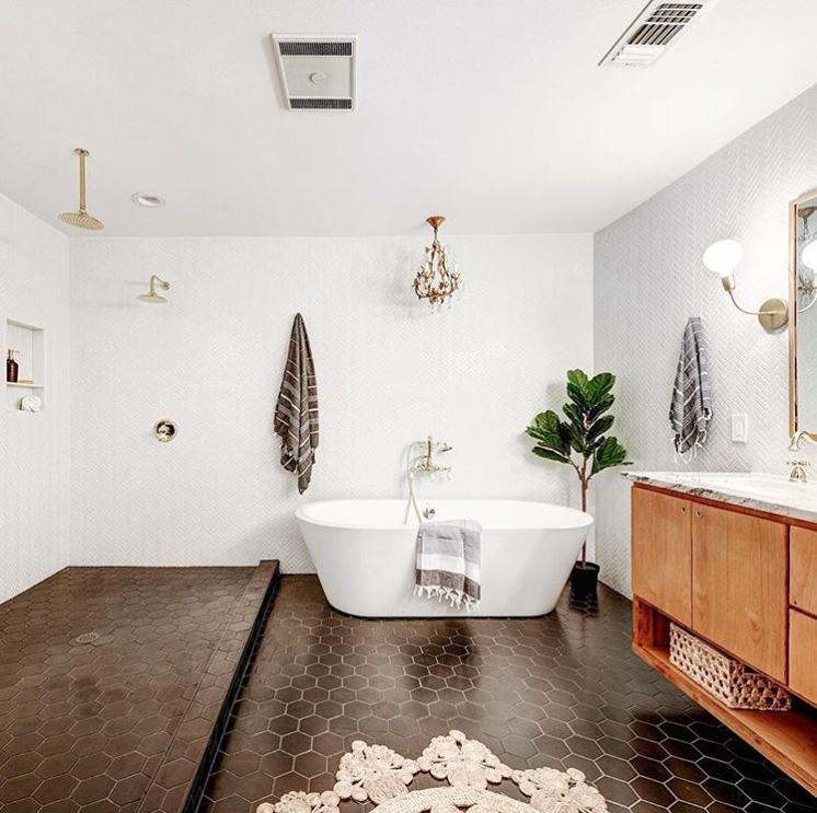 Choosing the Right Style of Tub for Your Bathroom
