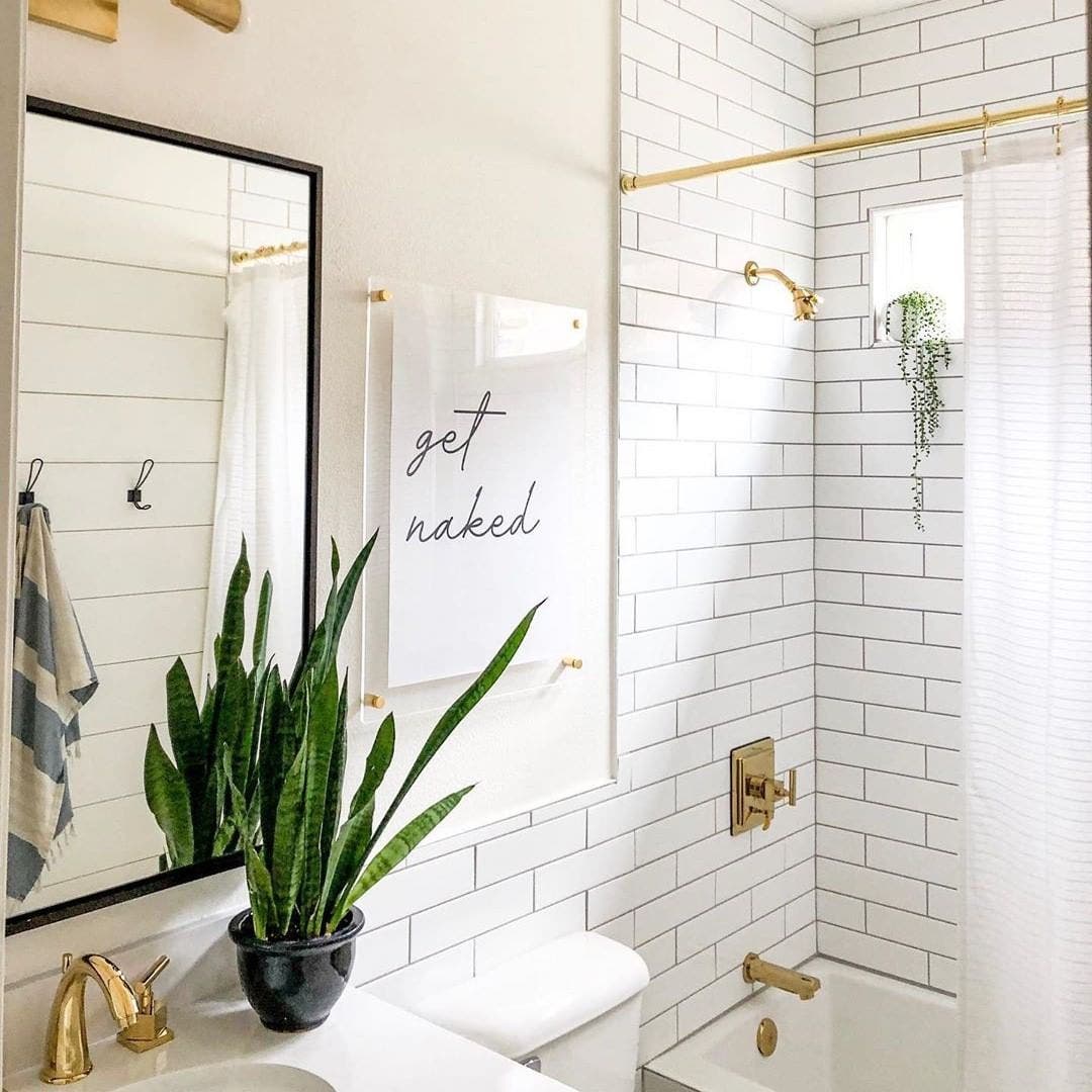 Show Off Your Green Thumb: Bathroom Plant Decorating