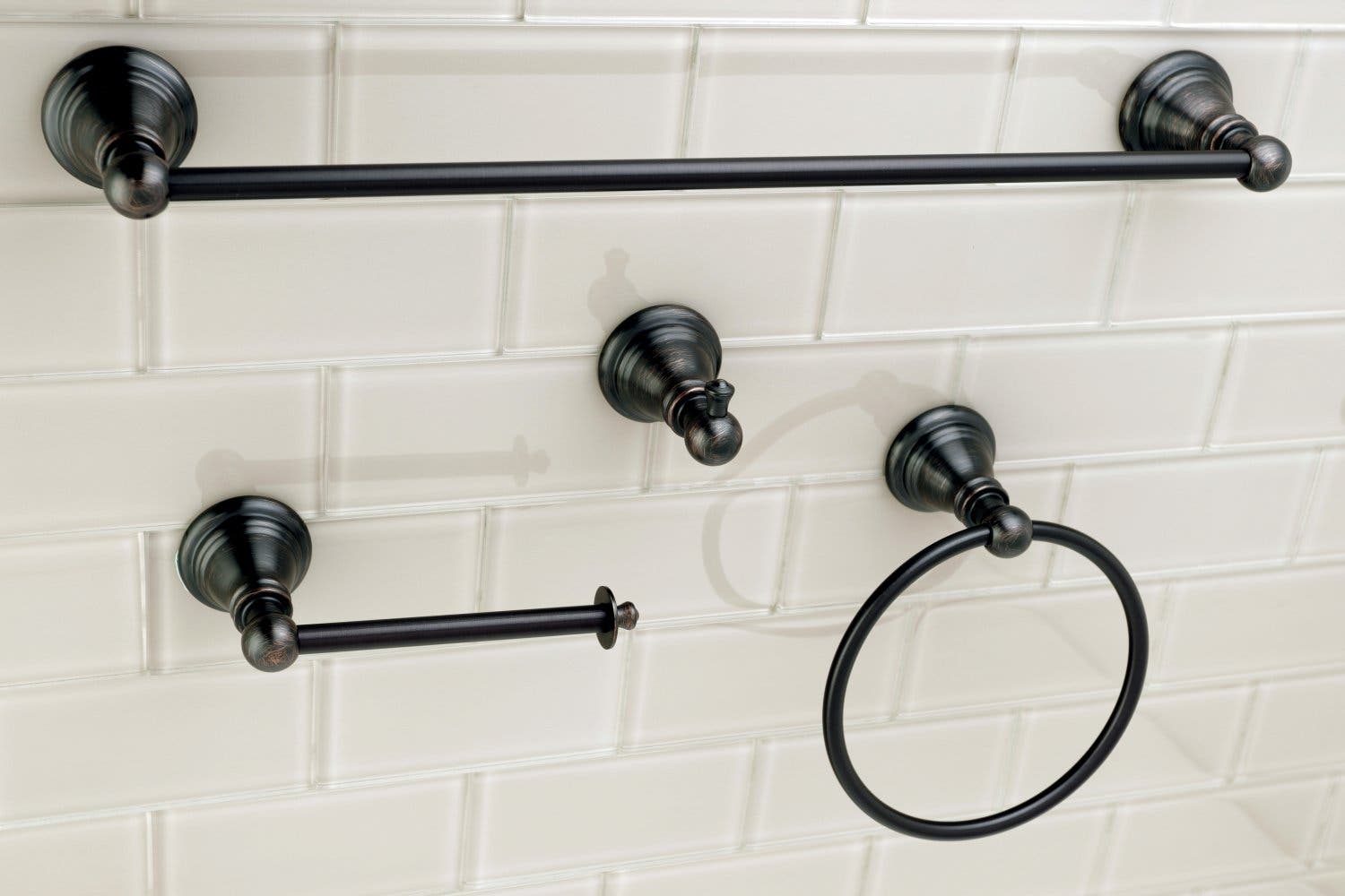 Your American Classic Bathroom Accessories are Your New Best Friends, BAHK192478ORB
