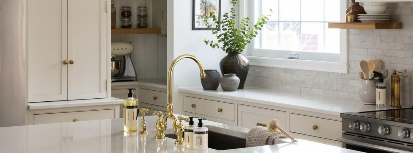 Pros and Cons of a Built In Kitchen Soap Dispenser