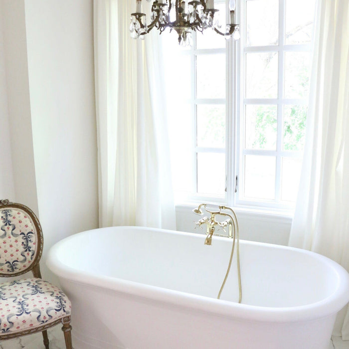 How to Pull Off an English Vintage Bathroom