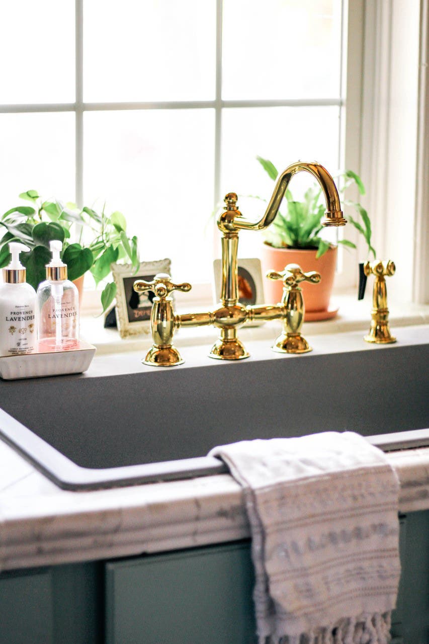 The Uptowne Undermount Farmhouse Kitchen Sink Is Built For Family Get-Togethers GKUSF36209