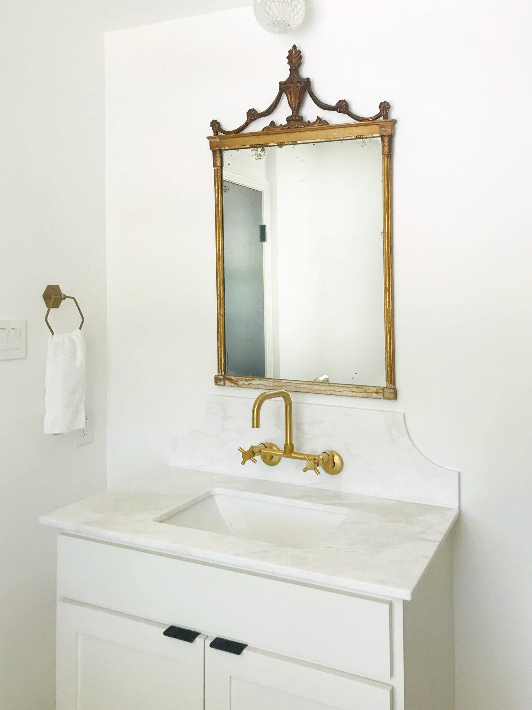 Must-Have Fixtures for a Powder Room