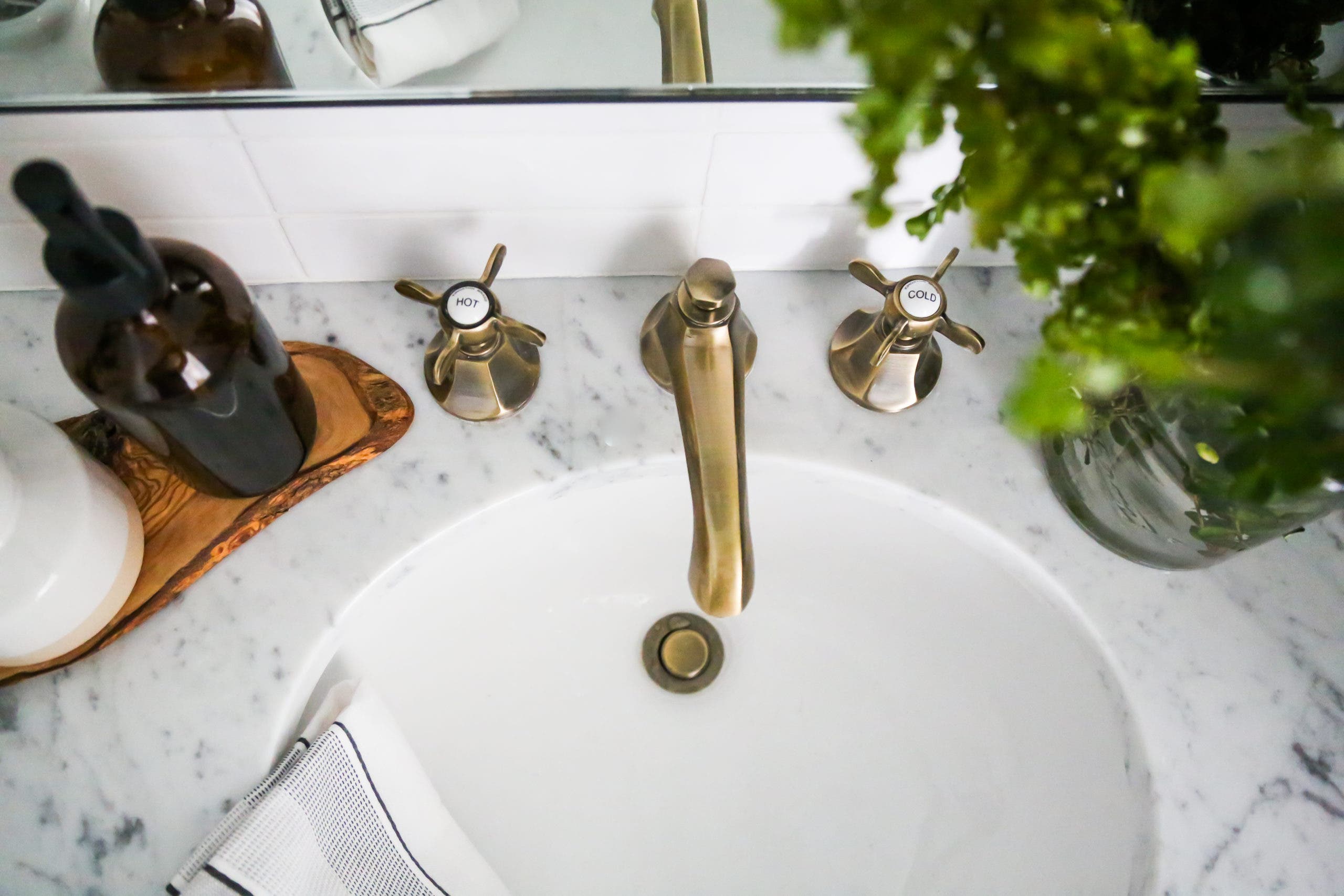 What Kind of Bathroom Faucet Should I Buy? Kingston Brass