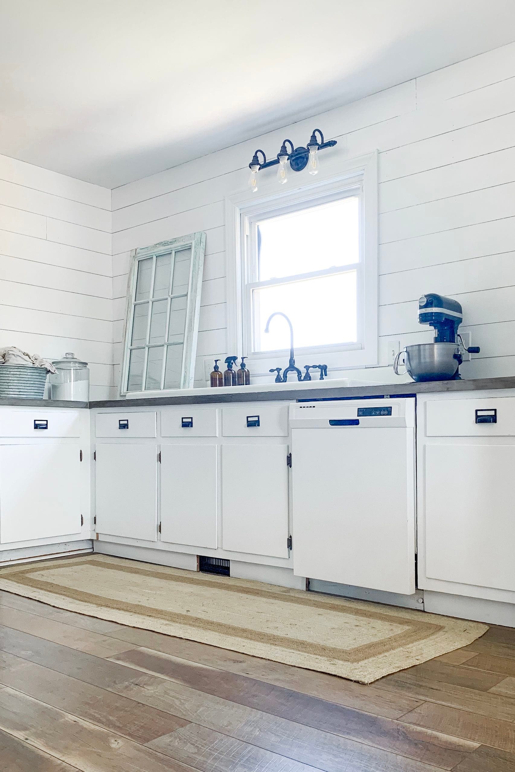 Natural vs. Artificial Lighting in the Kitchen