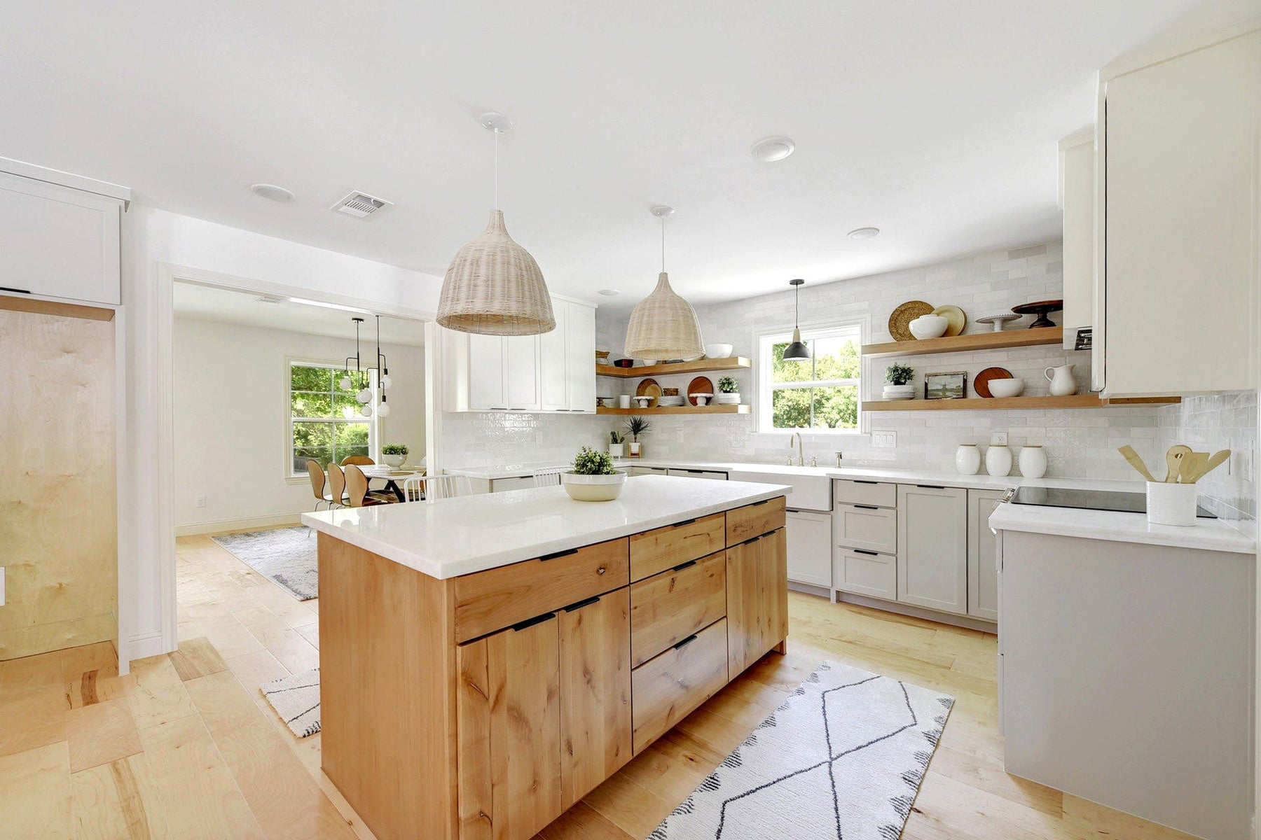 How to Decorate a Kitchen Island