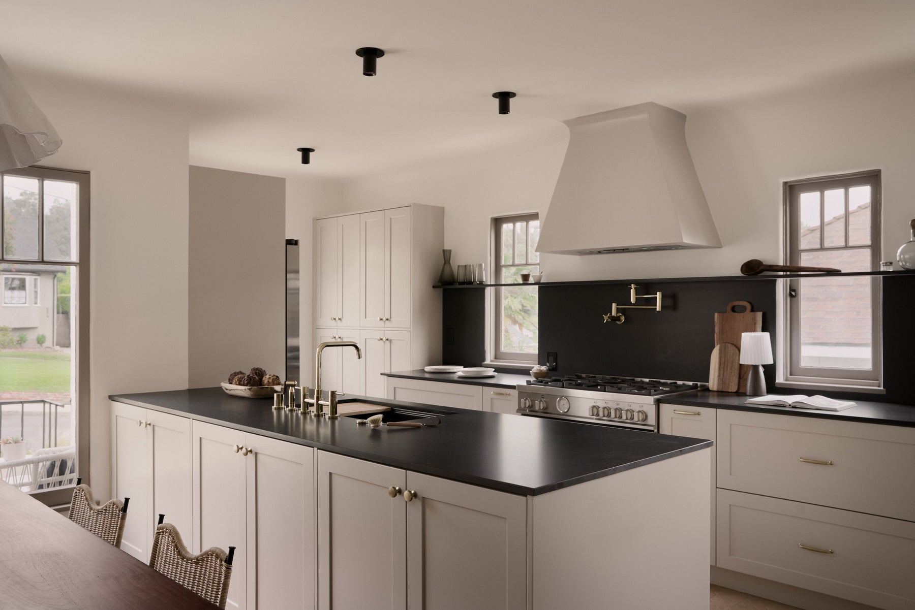 How to Choose the Best Faucet for a Kitchen Island