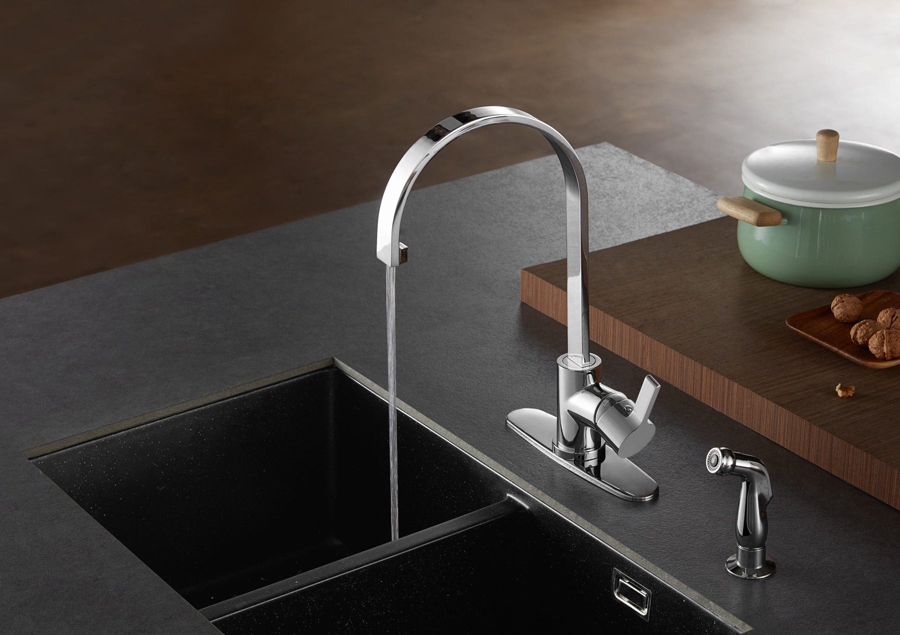 The Continental Kitchen Faucet Embodies Contemporary Charm, LS8711CTLSP