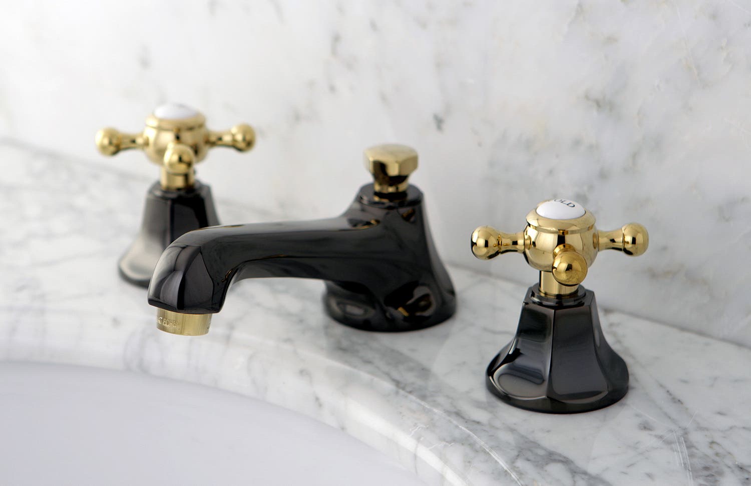 The Two-Tone Color Water Onyx Faucet Offers Elegance To The Bathroom, NS4469BX