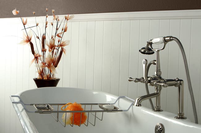 Accessorize your Bathroom with Essentials Like the CC2158 Clawfoot Bathtub Shelf