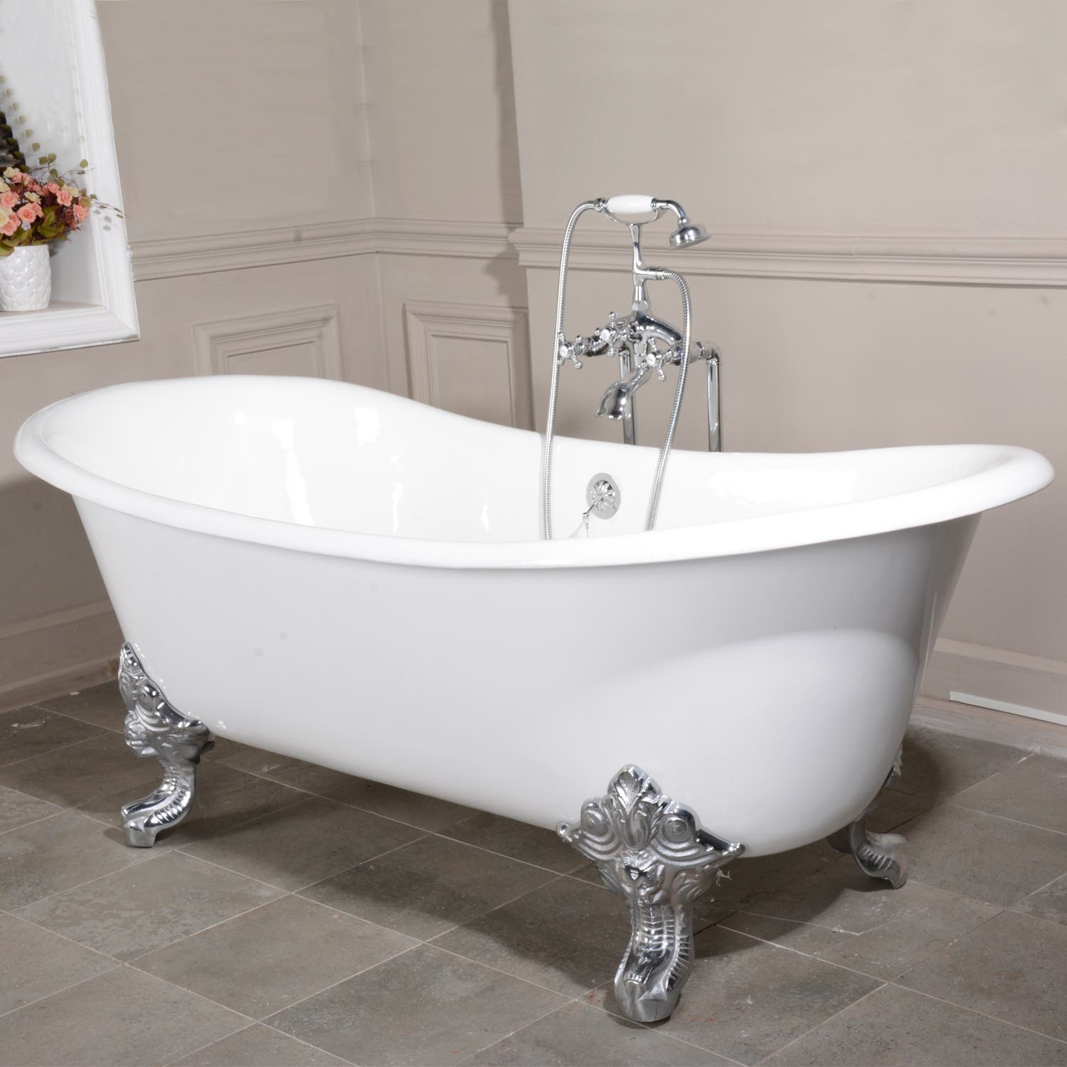 The 67" Cast Iron Clawfoot Bathtubs Are a Vintage Treat for Your Home, VCTNDS6731NL