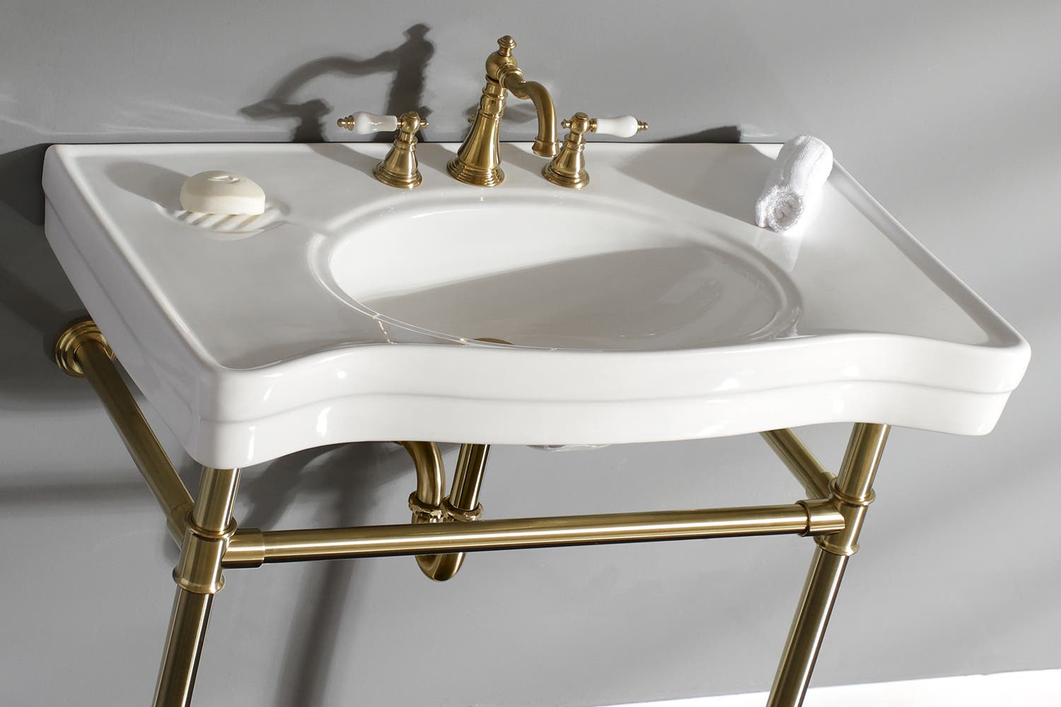 Keep Your Sanity with the Fauceture Console Vanity, VPB1367ST