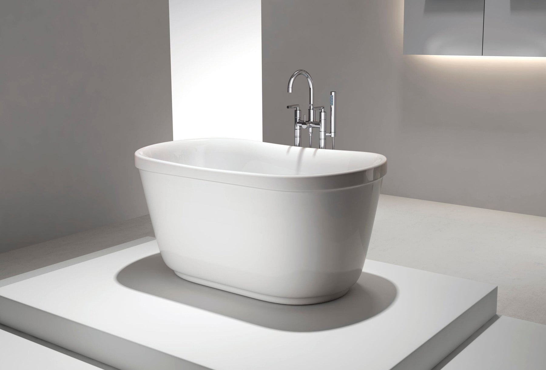 4 Ways to Make Your Mini Tub the Focal Point of Your Bathroom