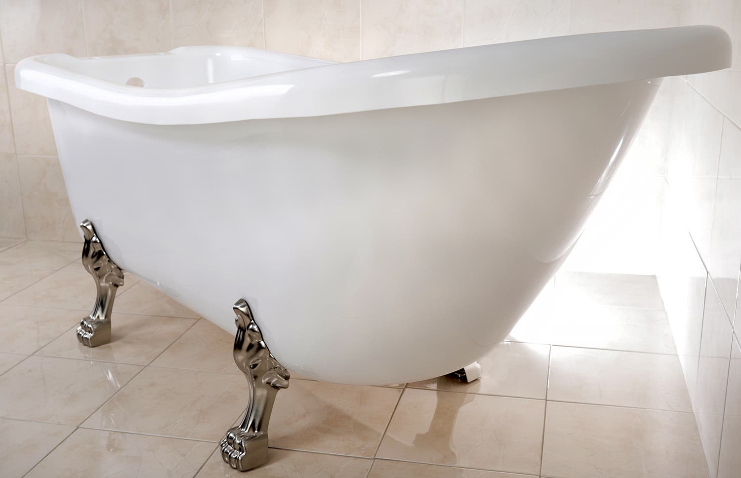 Tips for choosing the right clawfoot tub to suit your bathroom