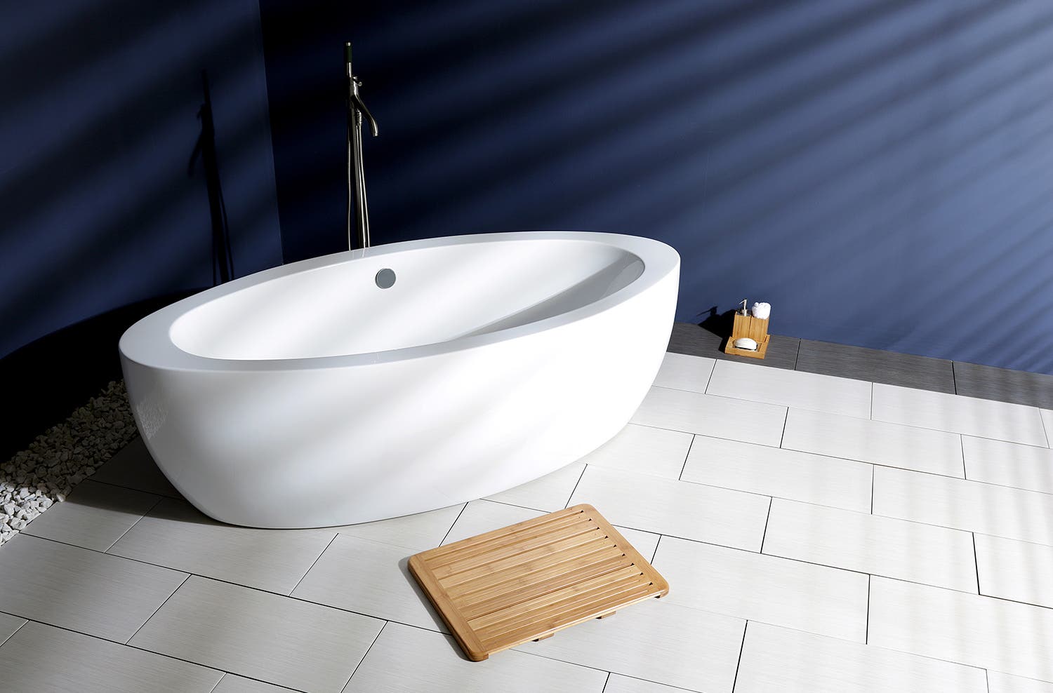 Bathtub Feature 11: VTOV733623 - Contemporary Freestanding Bathtub