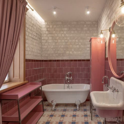 Spotlight of the Week: Pink Bathrooms