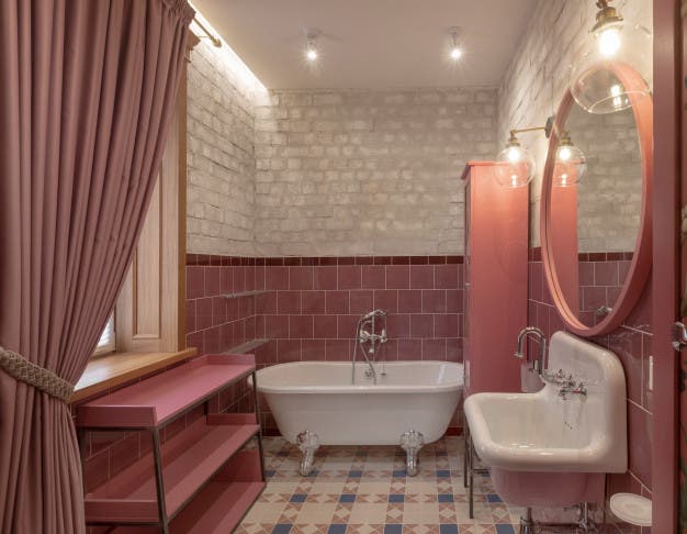 Spotlight of the Week: Pink Bathrooms