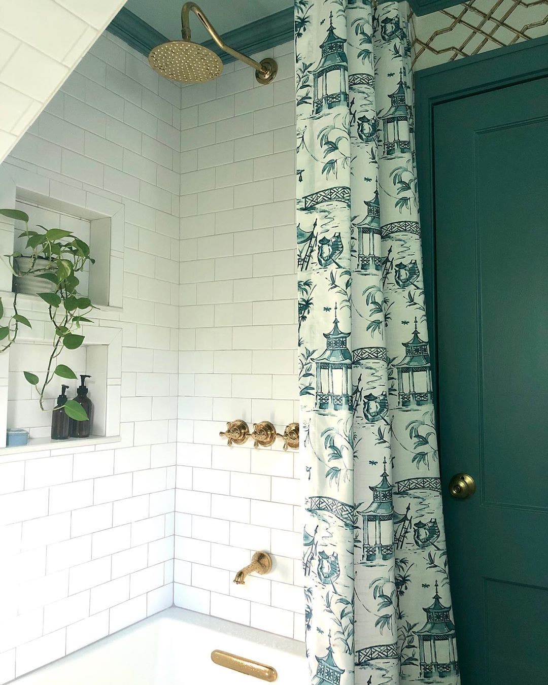How to Match Your Tub Faucet With Your Bathroom's Style