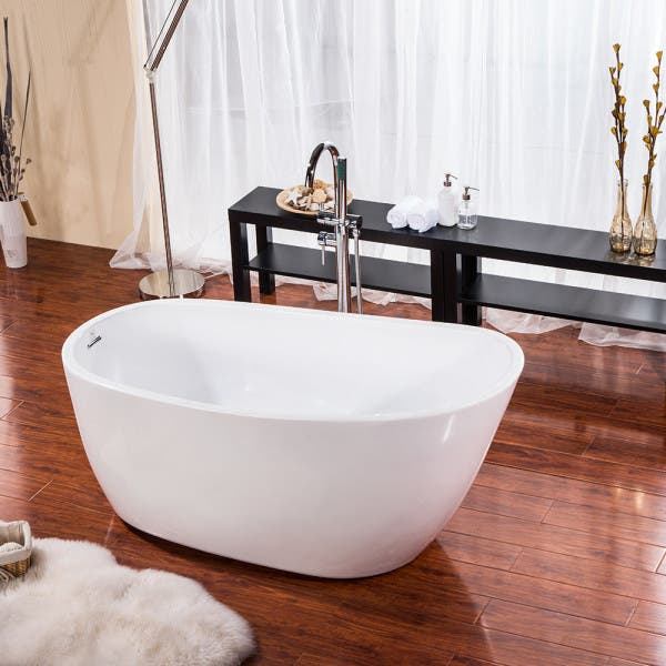 The Perfect Holiday Gift: A Freestanding Tub