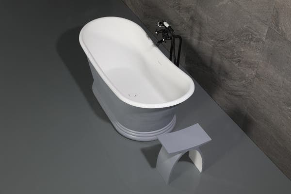 Incorporating a Gray Bathtub Into a Bathroom Design
