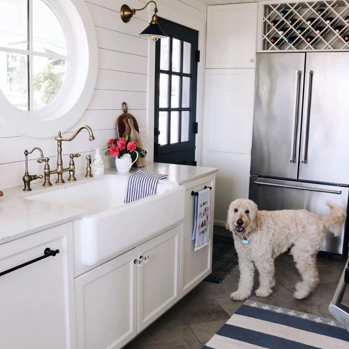 Remodeling with Farmhouse Sinks