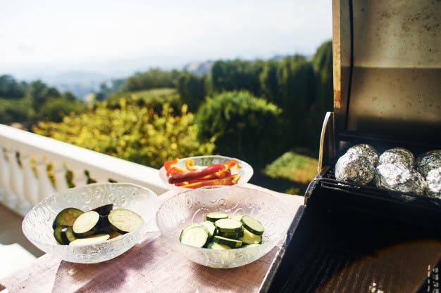 Get Yourself an Outdoor Kitchen this Summer